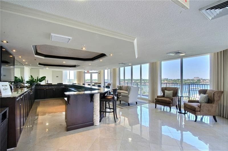 100 S Birch Road 1403f photo 4