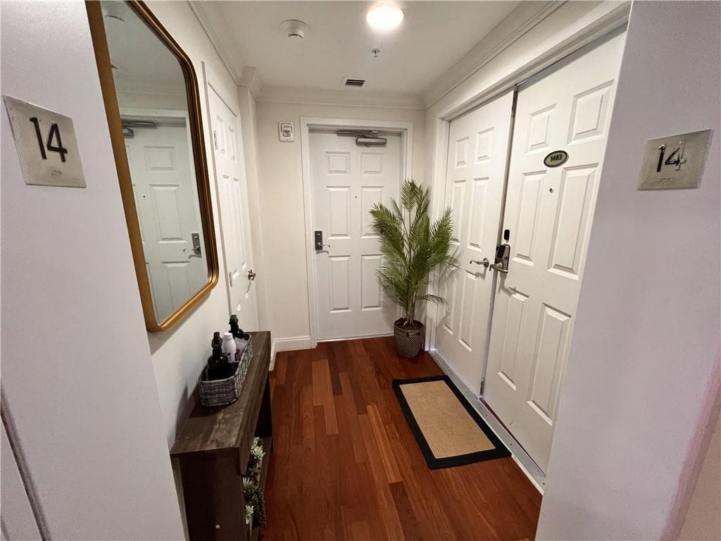 100 S Birch Road 1403f photo 8