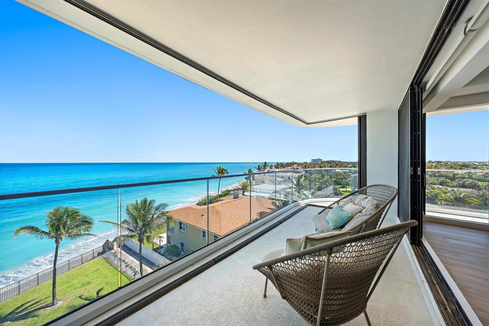 100 Beach Road 604 photo 17