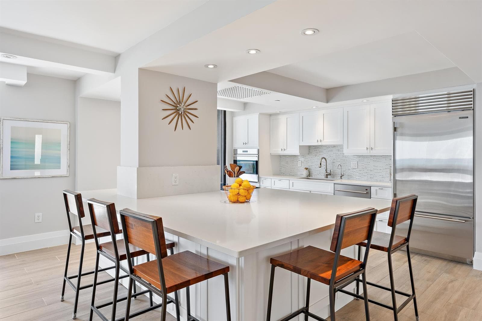 100 Beach Road 604 photo 7