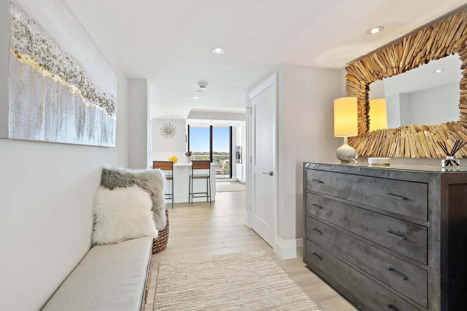 100 Beach Road 604 photo 4