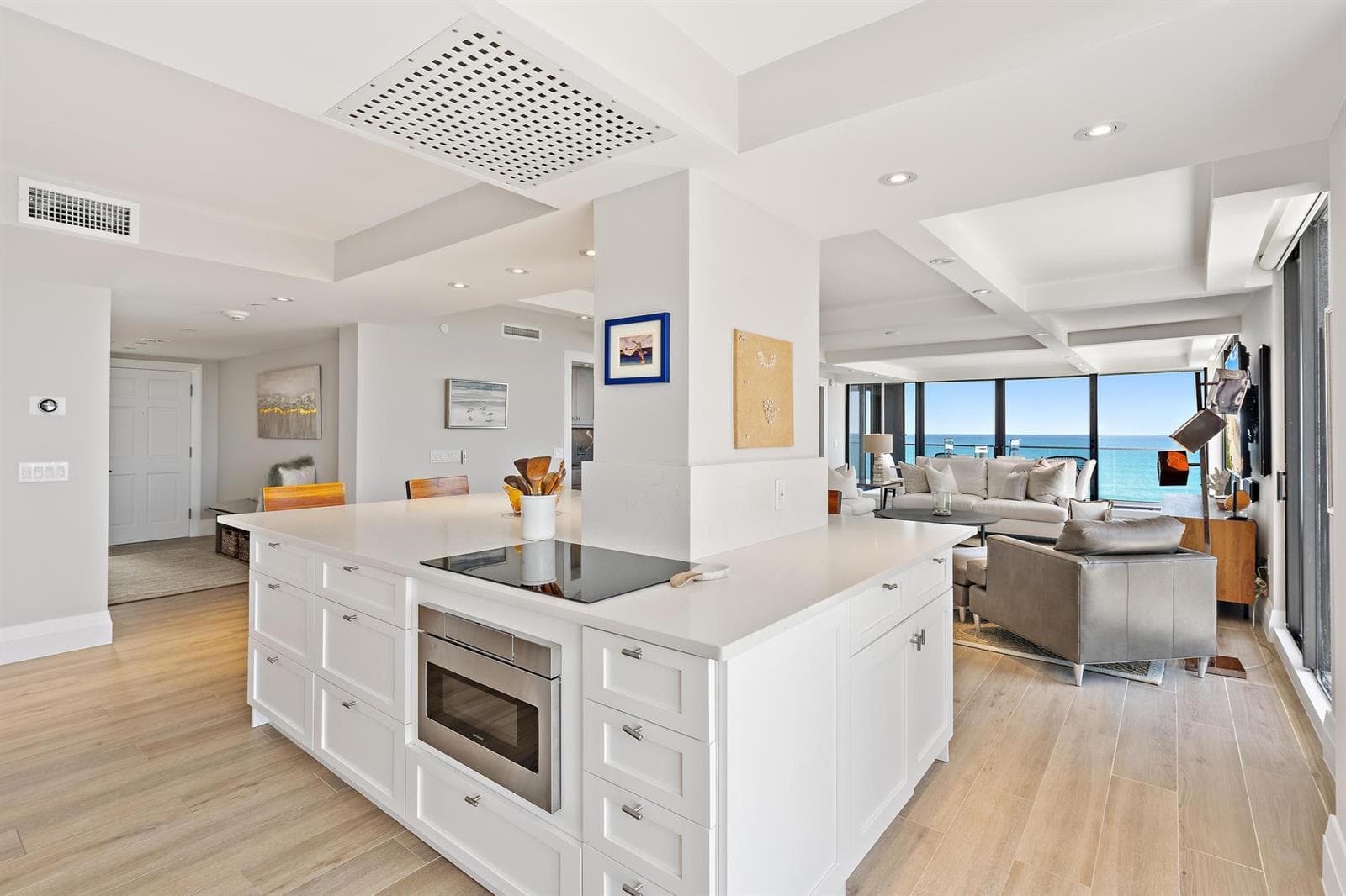 100 Beach Road 604 photo 8
