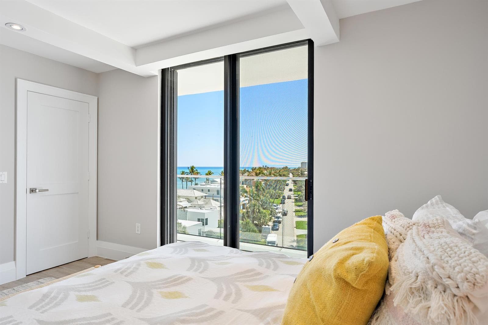 100 Beach Road 604 photo 25