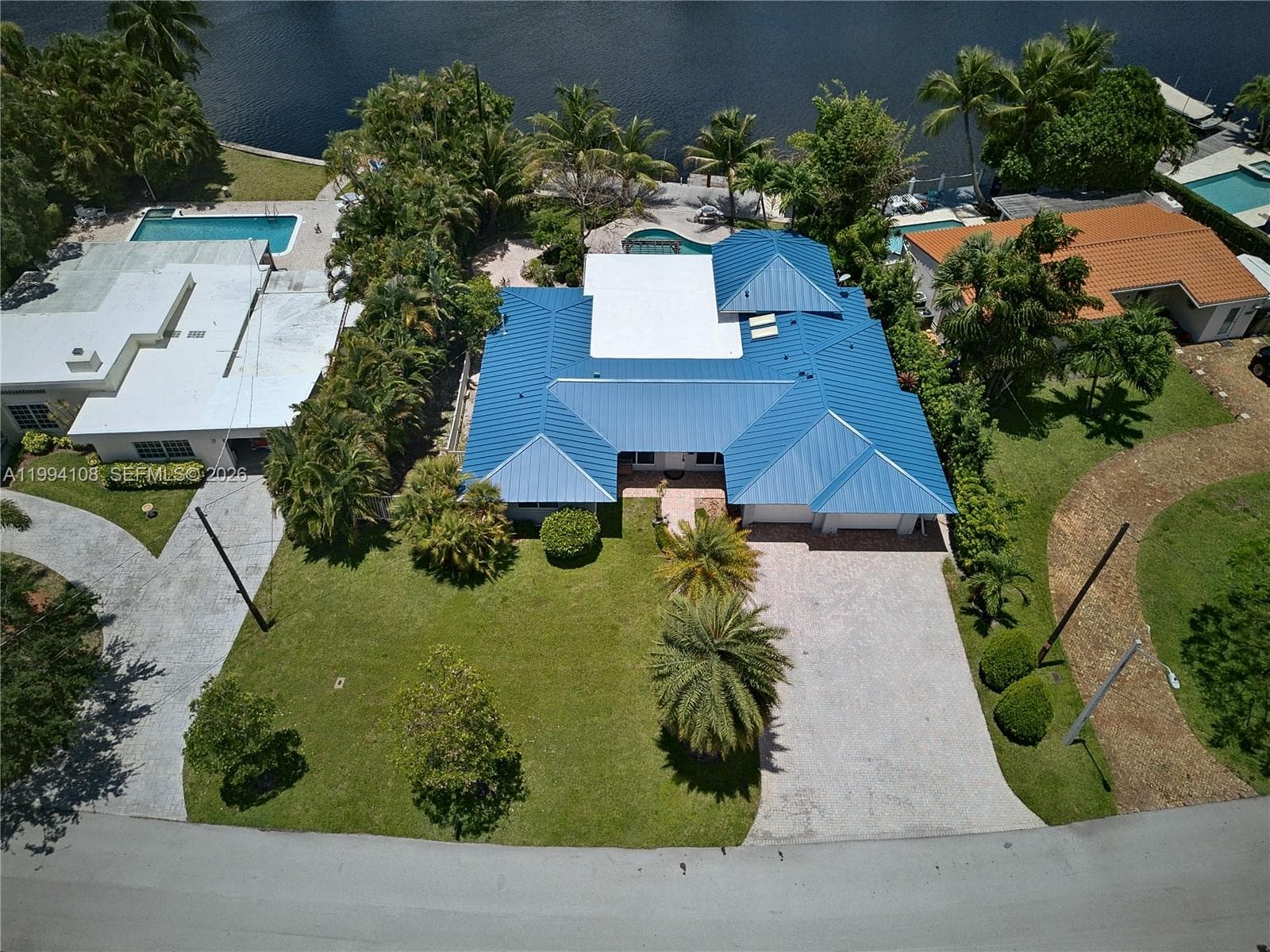 2801 Coral Shores Dr photo 3