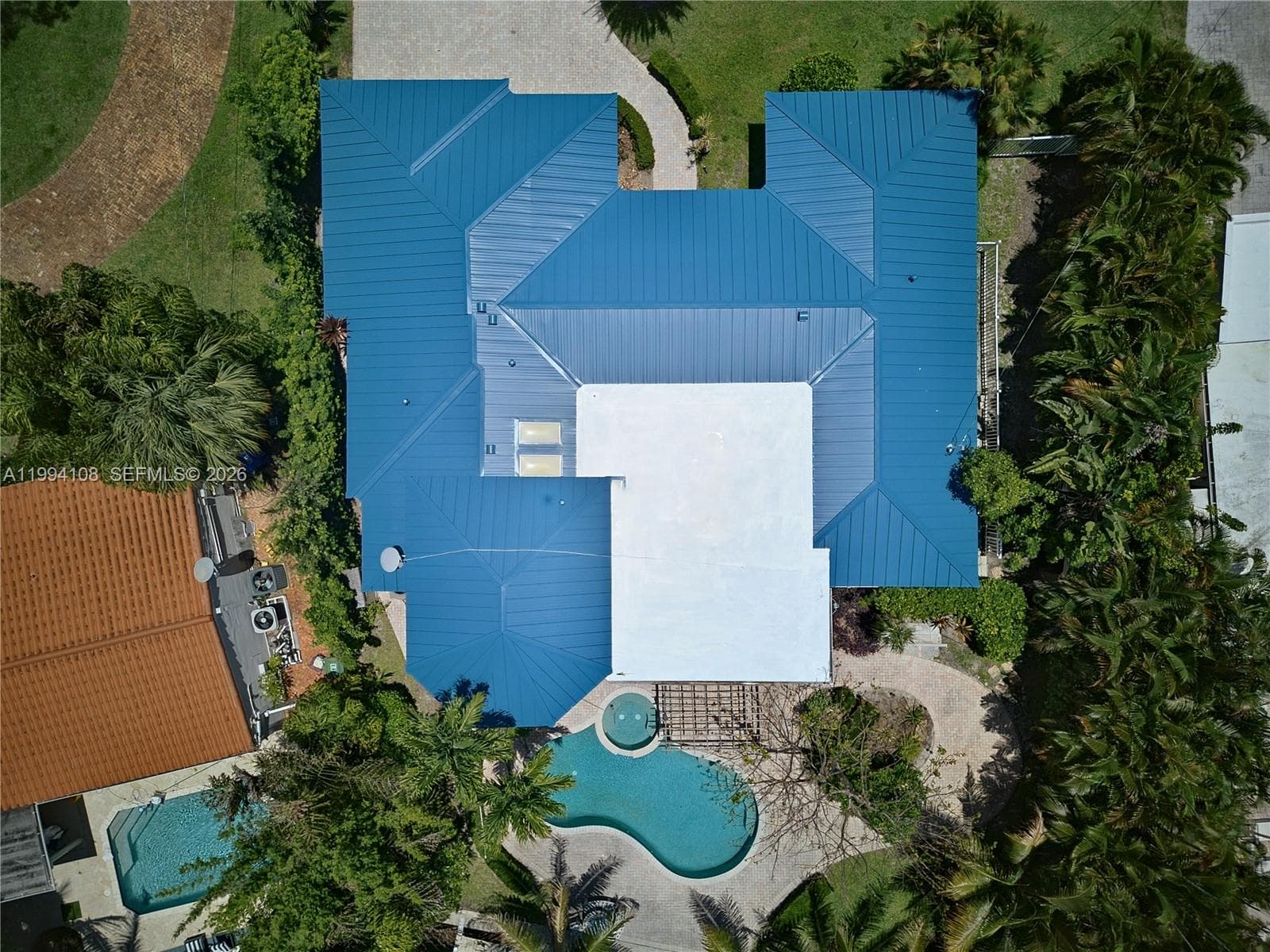 2801 Coral Shores Dr photo 4