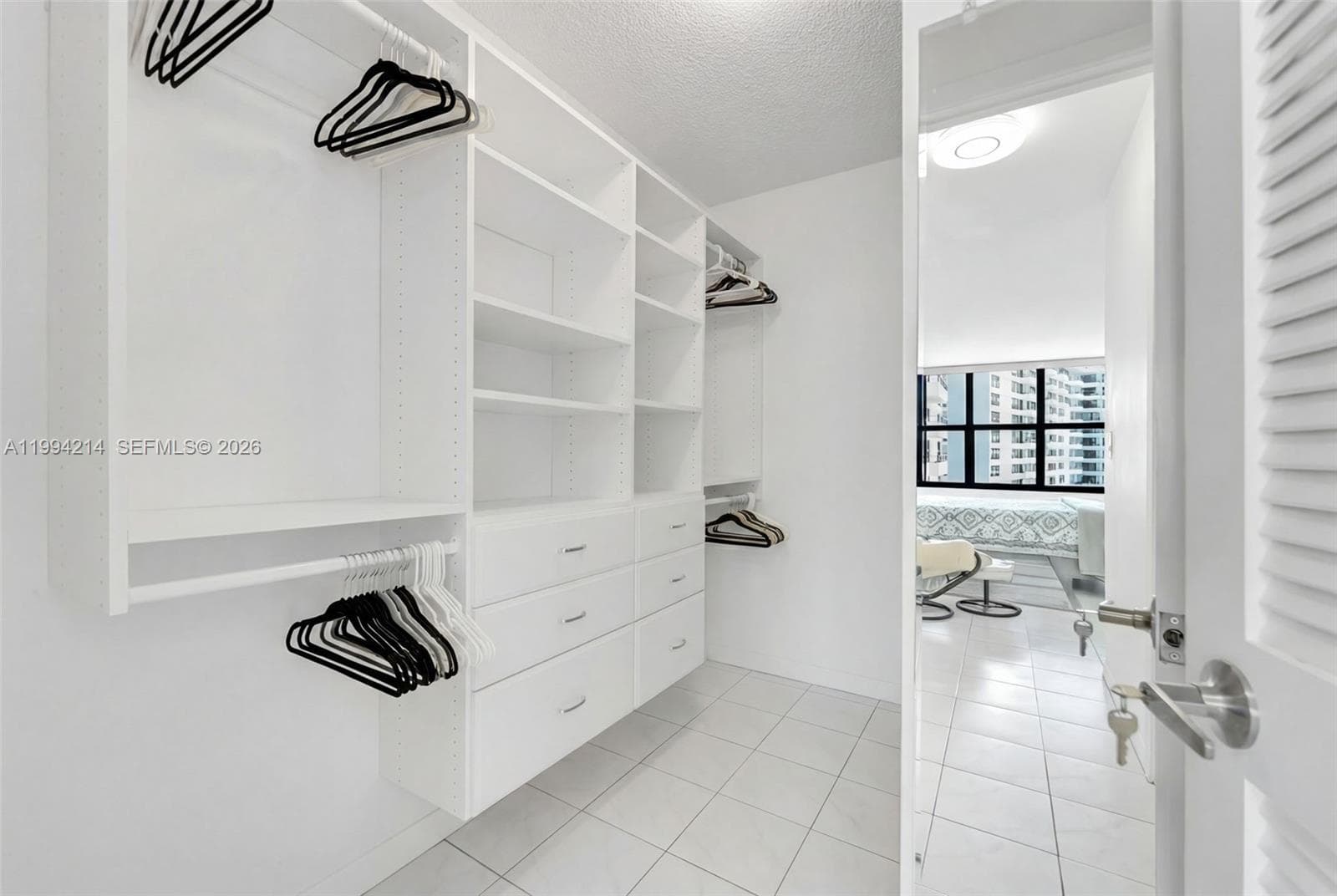 2500 PARKVIEW DR 1418 photo 13