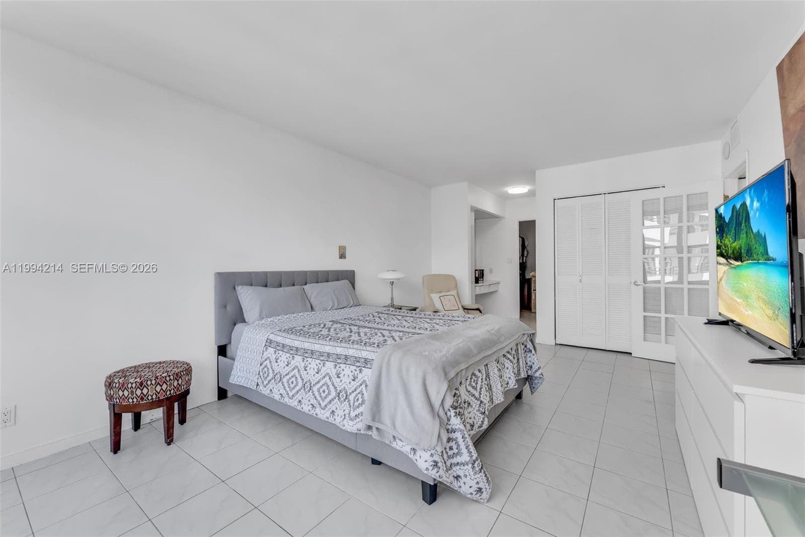 2500 PARKVIEW DR 1418 photo 11