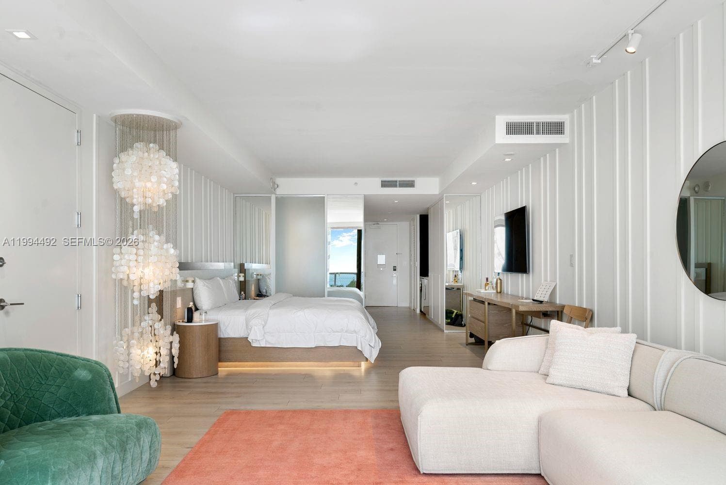 2201 Collins Ave 532 photo 3