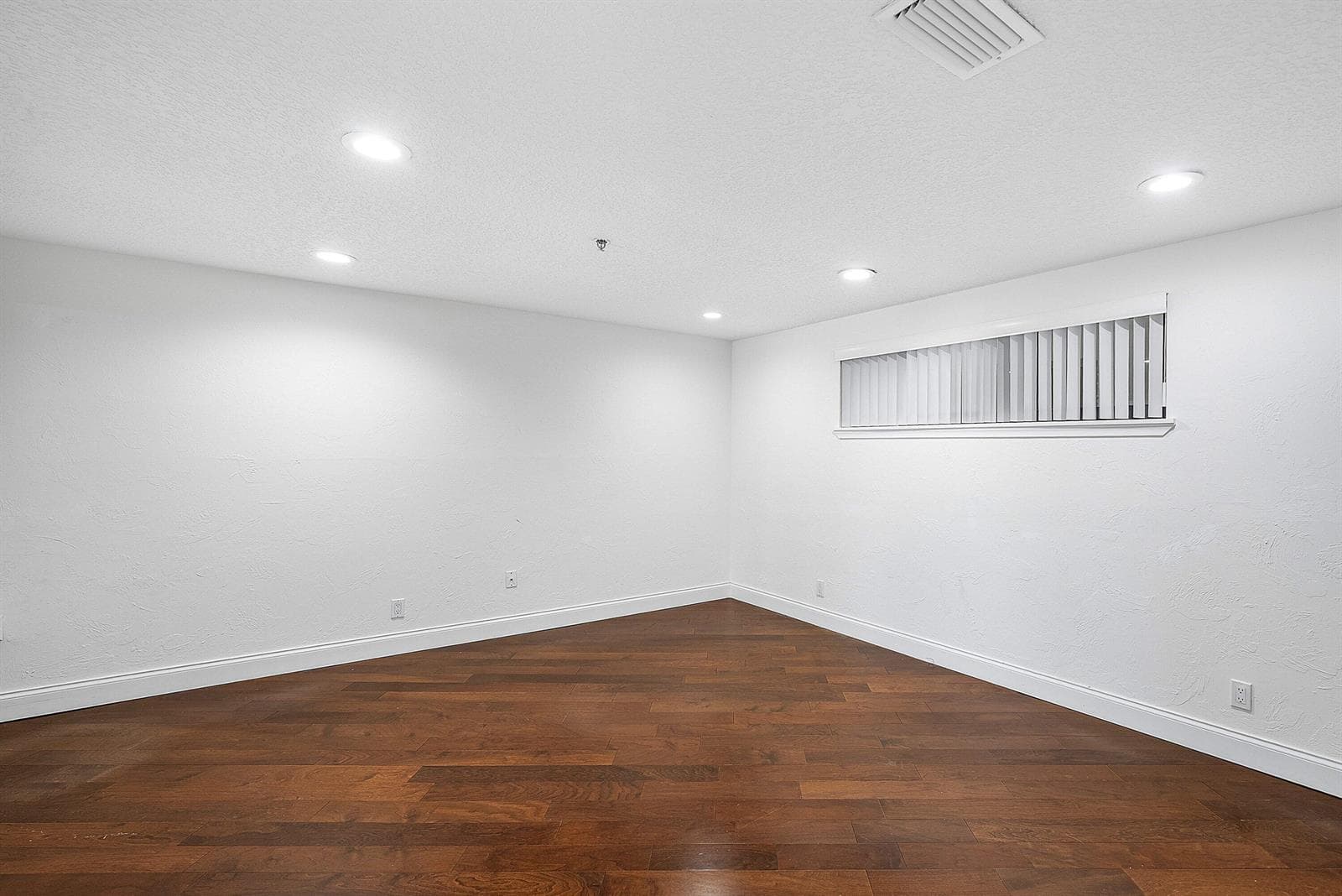 1035 S Federal Highway 213 photo 10