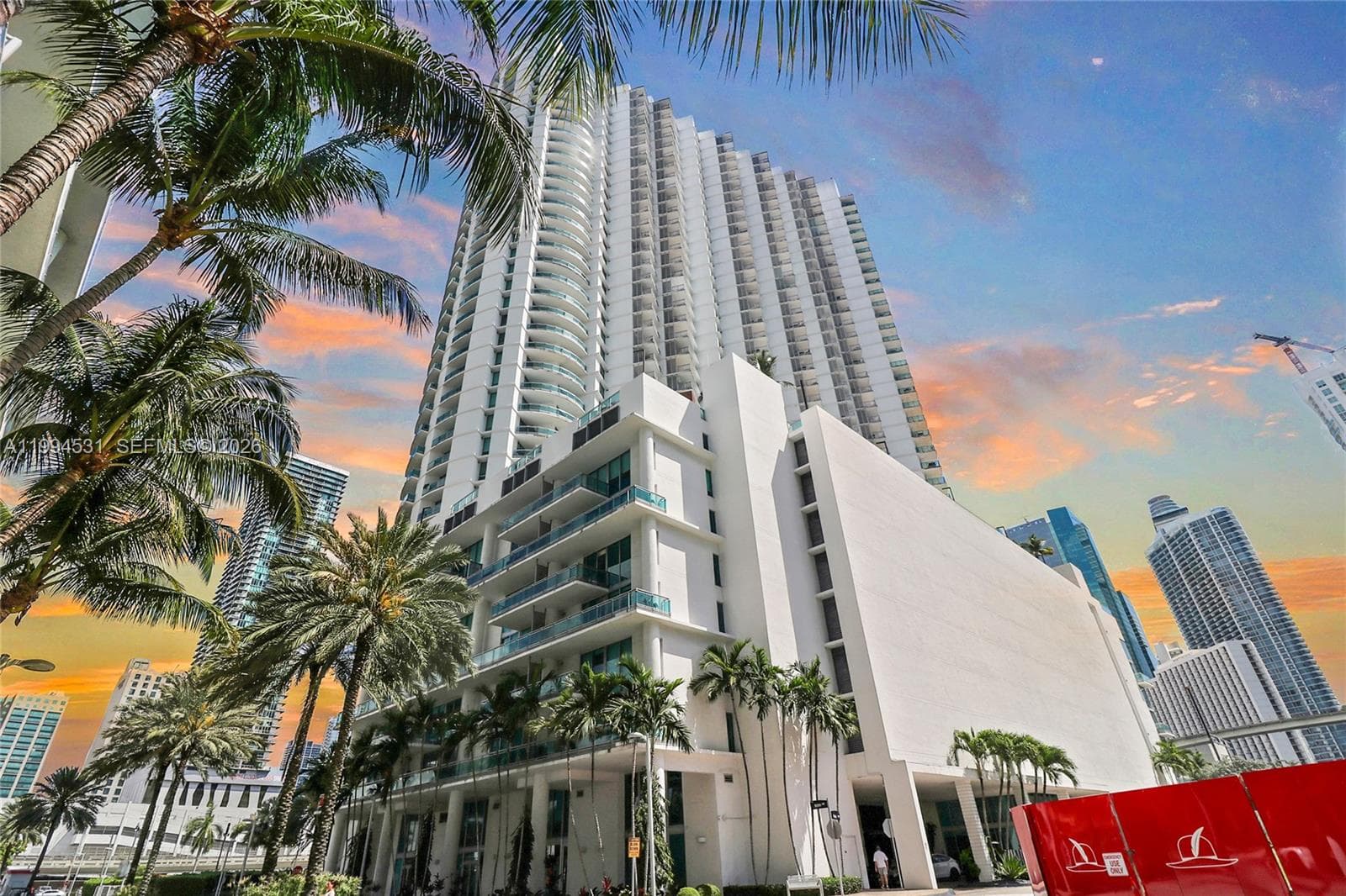 350 S Miami Ave 4110 photo 3