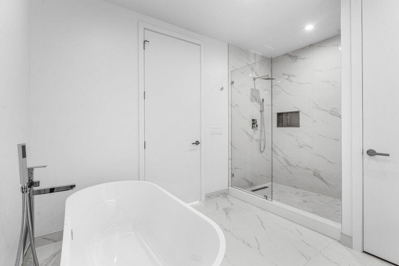 220 Lake Shore Drive 1415 photo 20