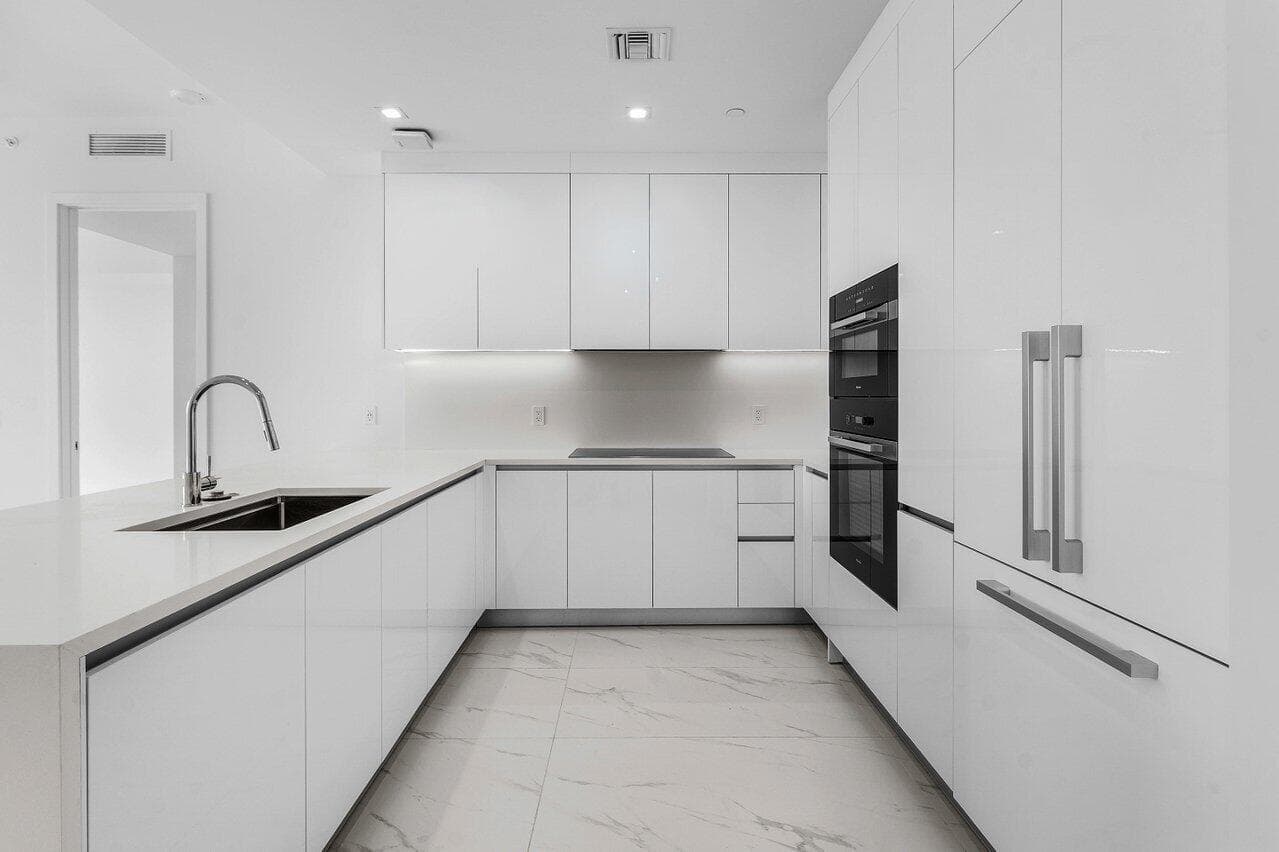 220 Lake Shore Drive 1415 photo 4