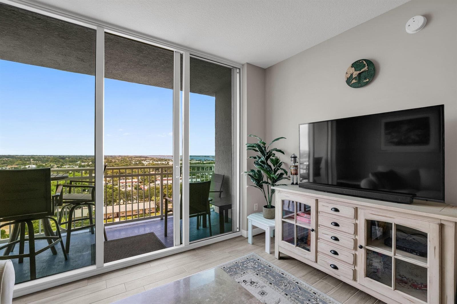 450 N Federal Highway 1213 photo 6