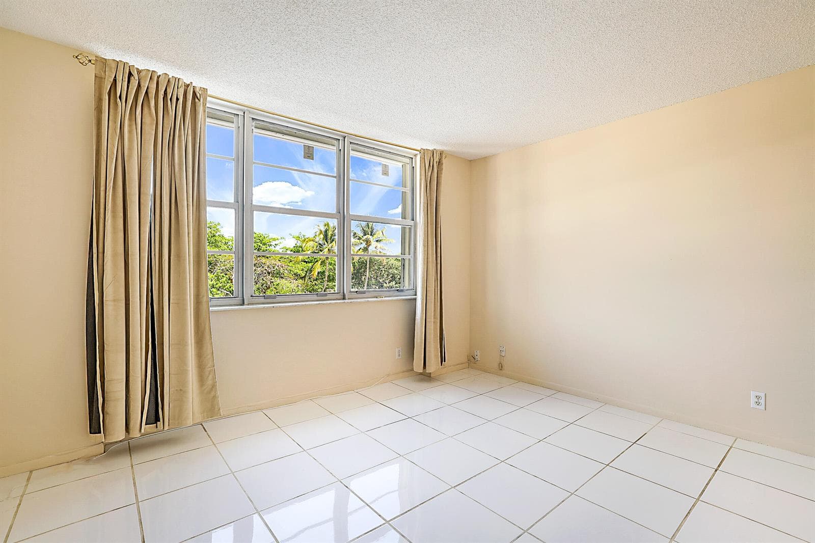 2121 N Ocean Boulevard 302e photo 23