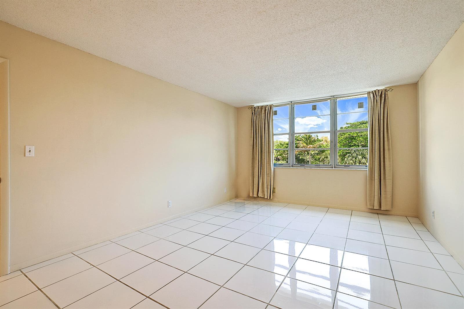 2121 N Ocean Boulevard 302e photo 16