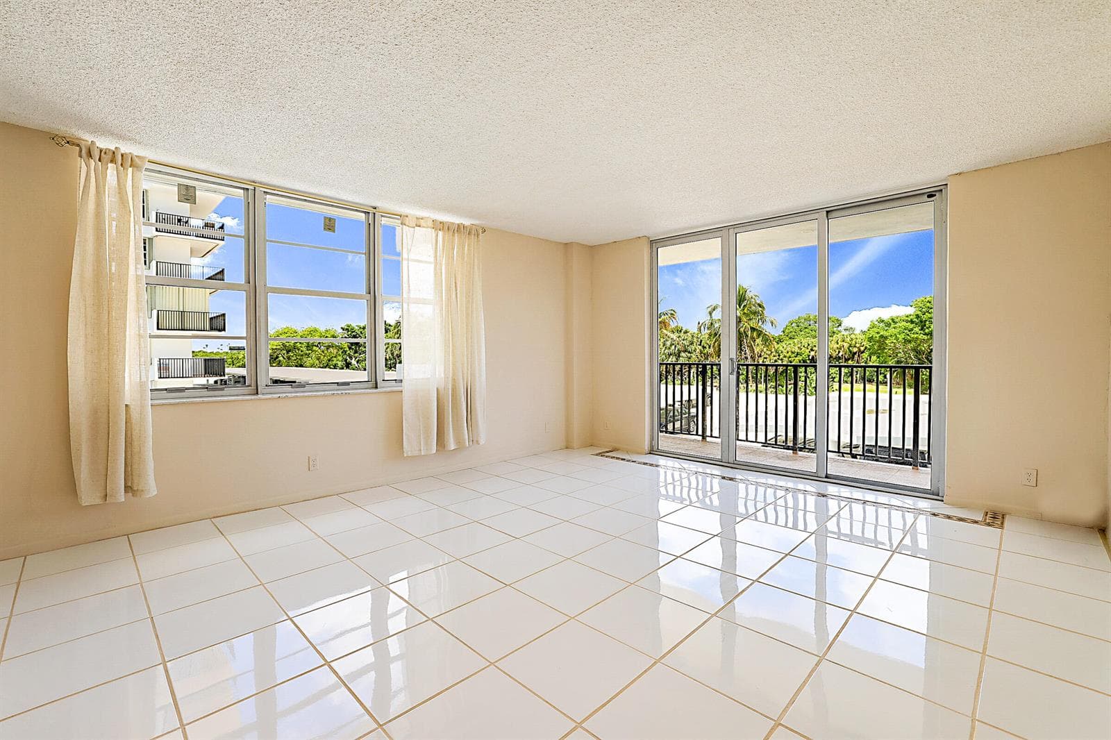 2121 N Ocean Boulevard 302e photo 3