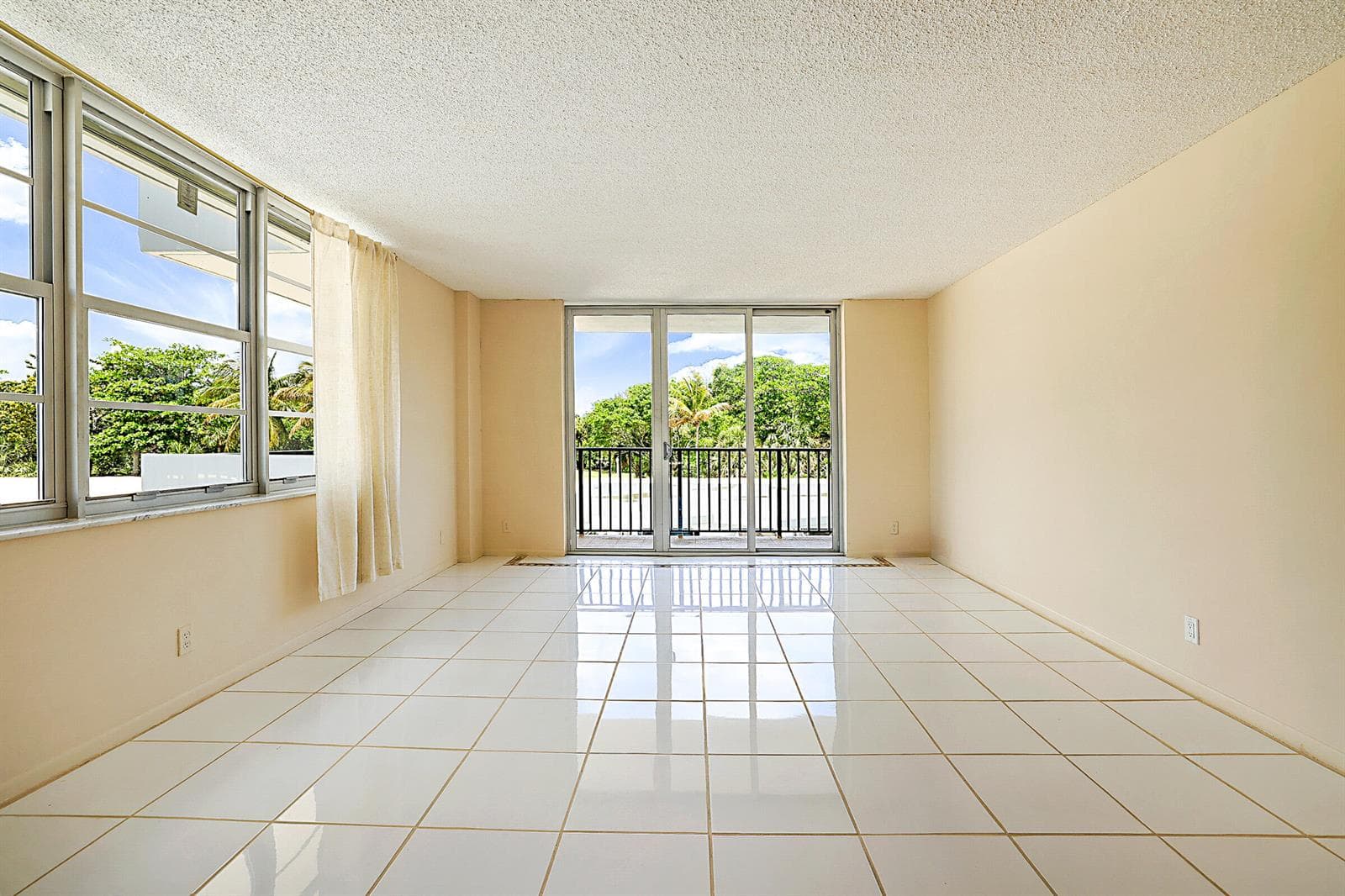 2121 N Ocean Boulevard 302e photo 5