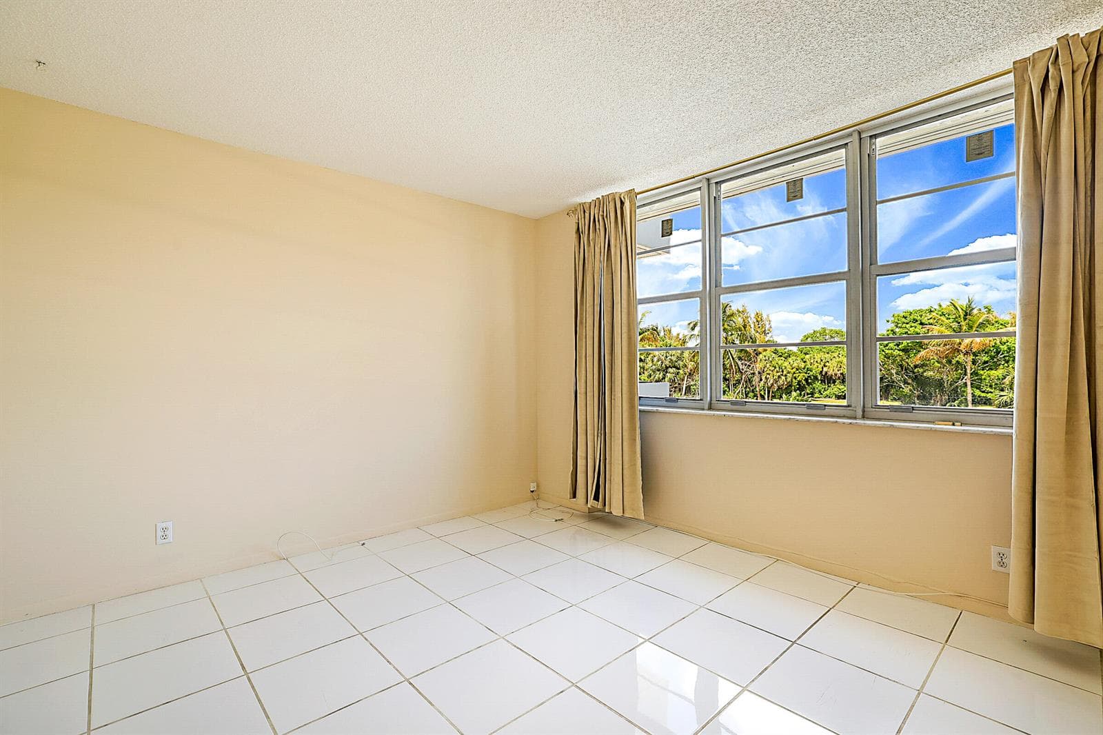 2121 N Ocean Boulevard 302e photo 24