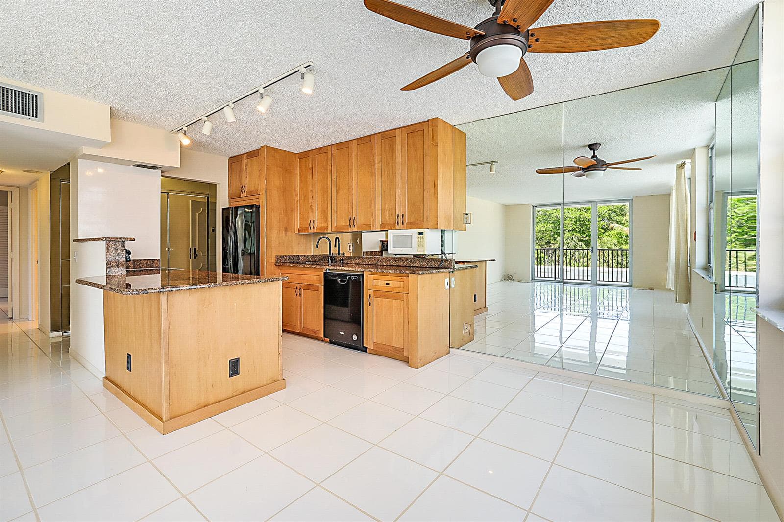 2121 N Ocean Boulevard 302e photo 10