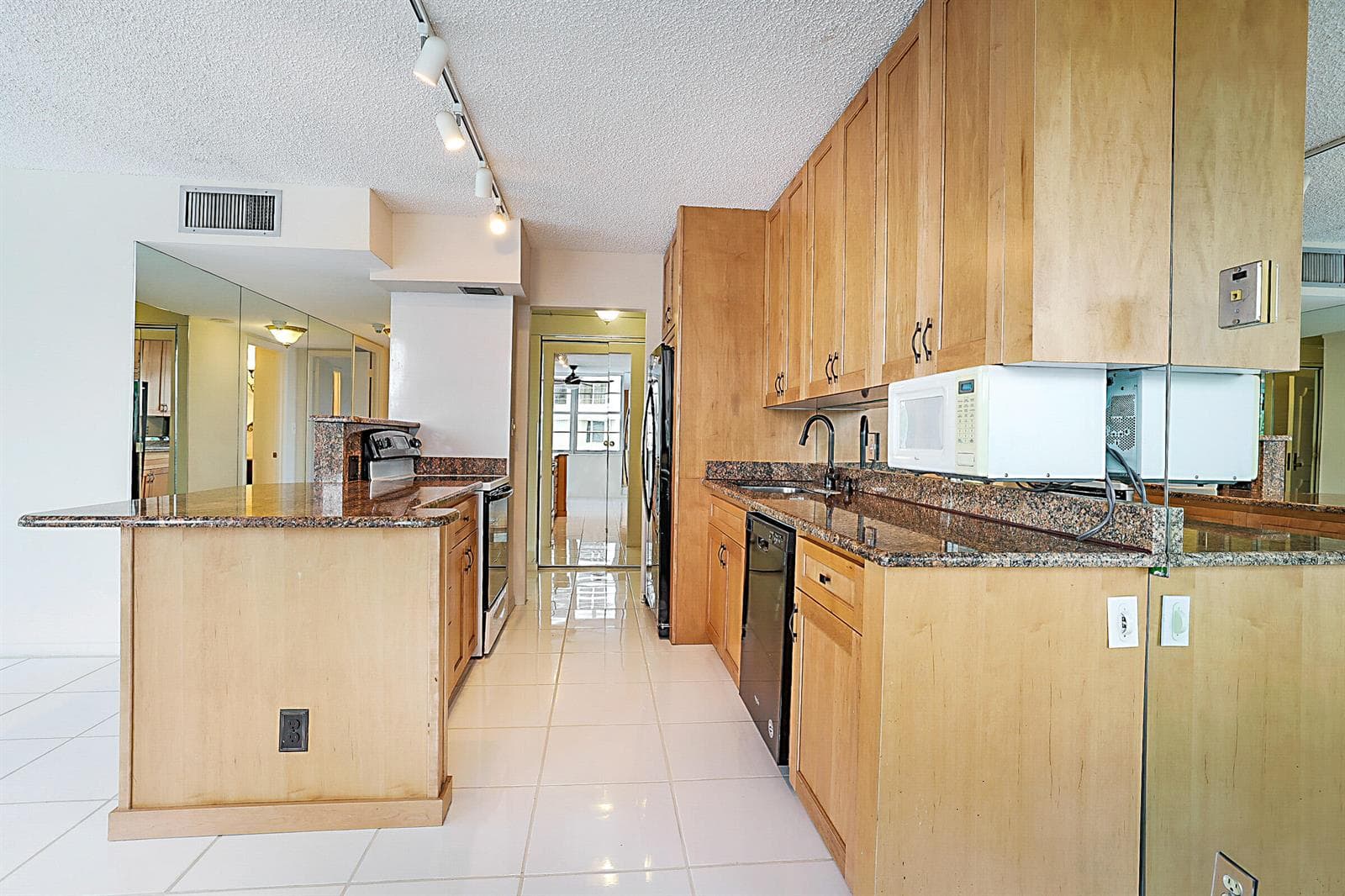 2121 N Ocean Boulevard 302e photo 14