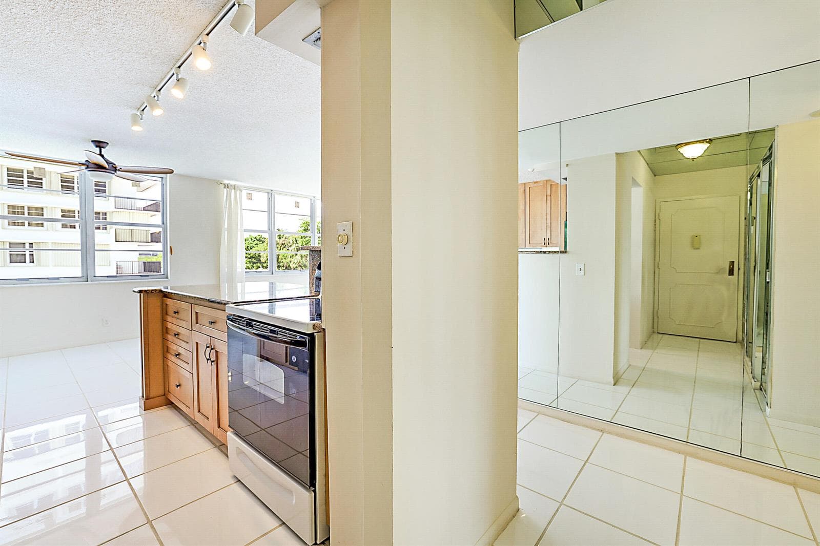 2121 N Ocean Boulevard 302e photo 15