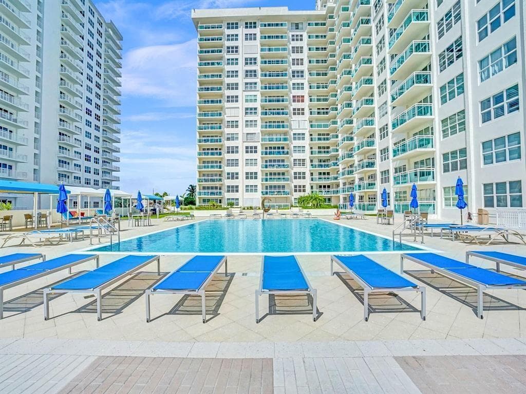 3900 Galt Ocean Drive 2204 photo 10