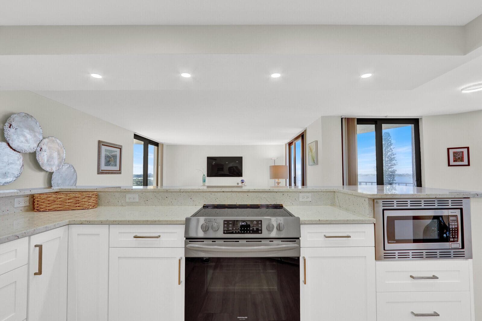 5420 N Ocean Drive 506 photo 11