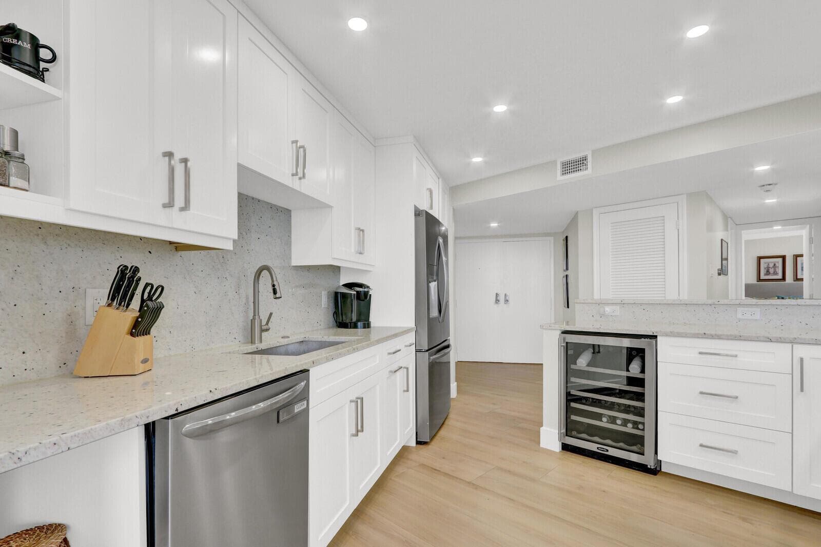 5420 N Ocean Drive 506 photo 8