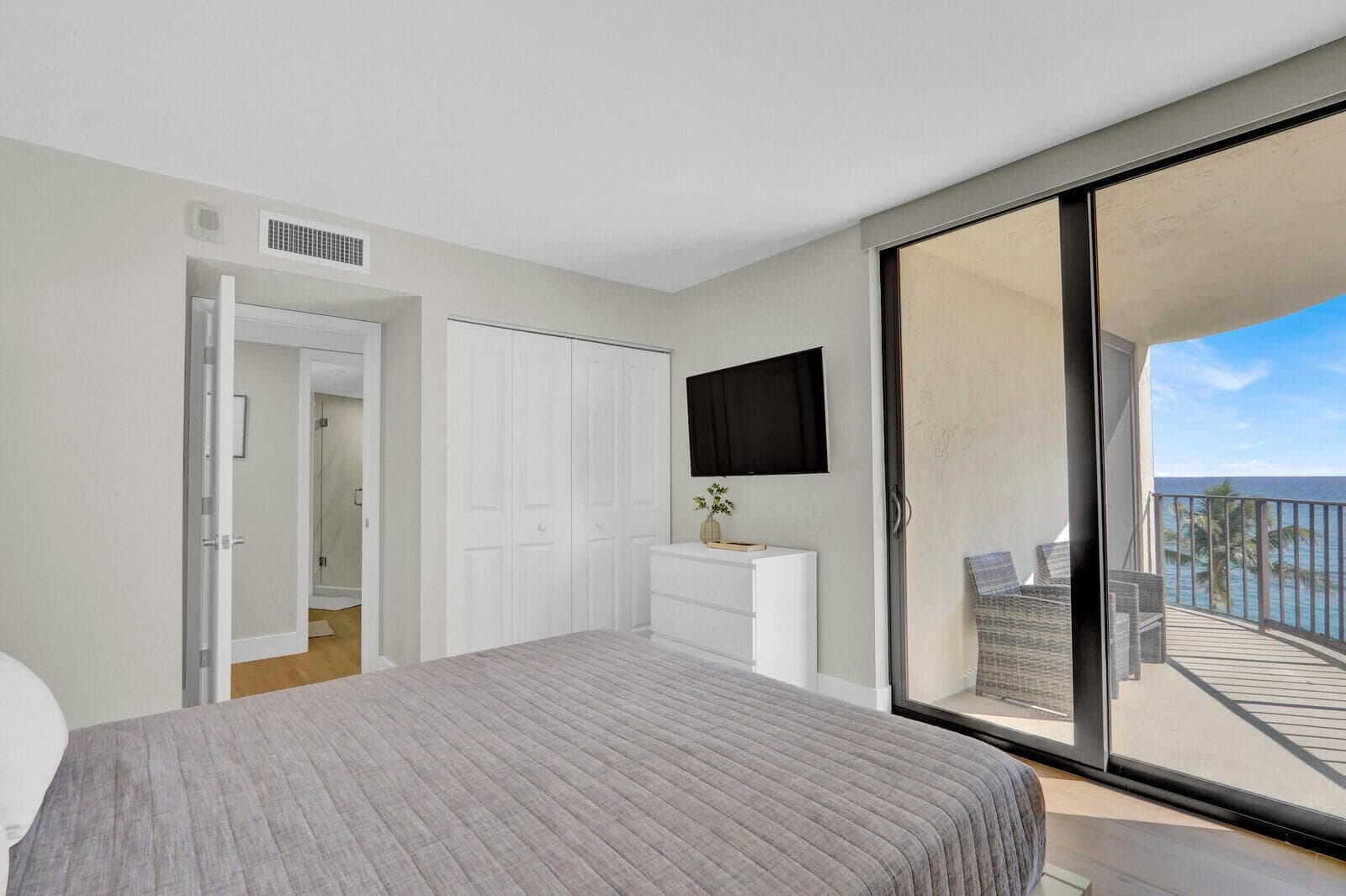 5420 N Ocean Drive 506 photo 21