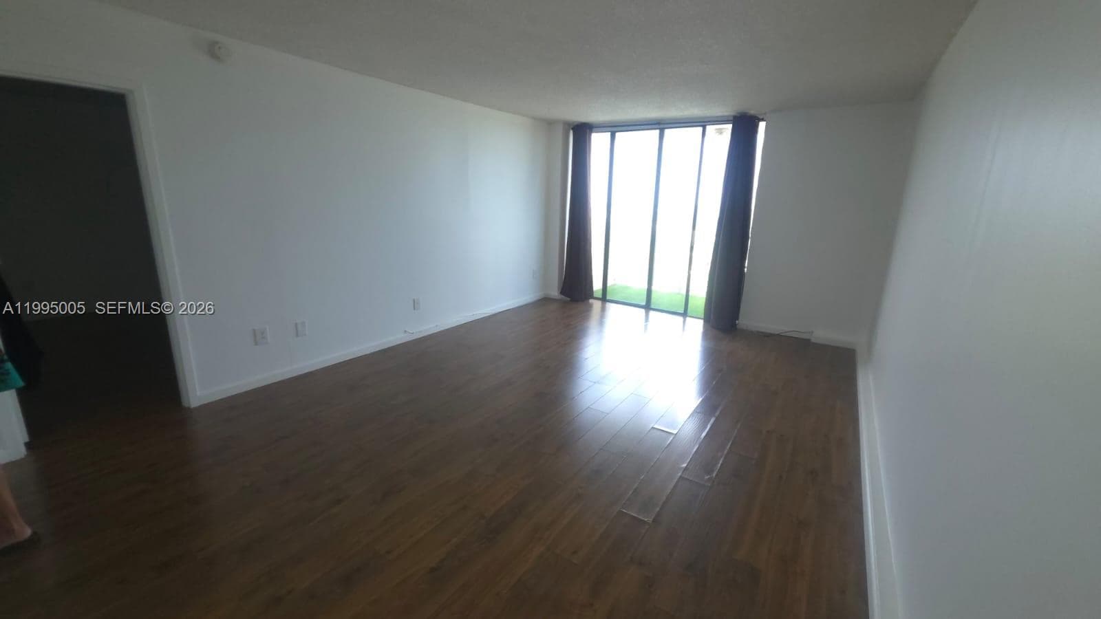 2350 NE 135th St 1402 photo 8