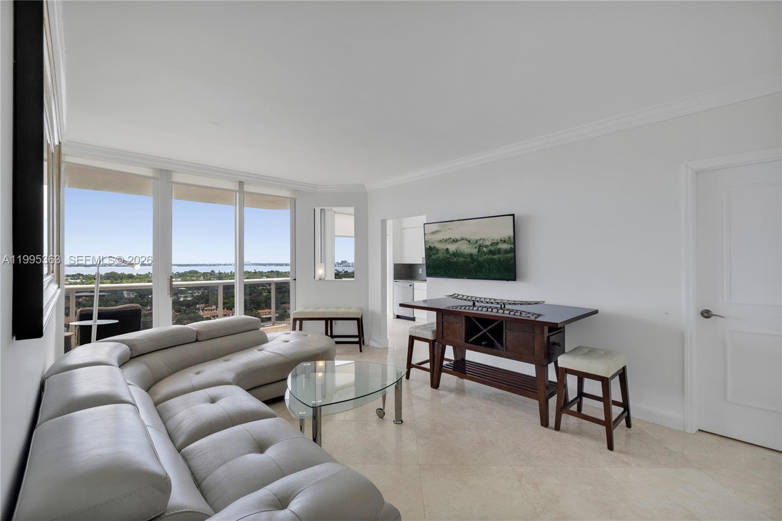 4779 Collins Ave 1706 photo 3