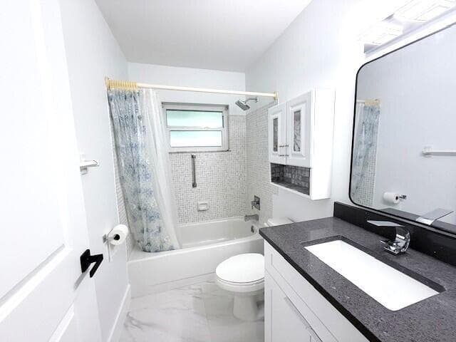 944 Savannas Point Drive A photo 14
