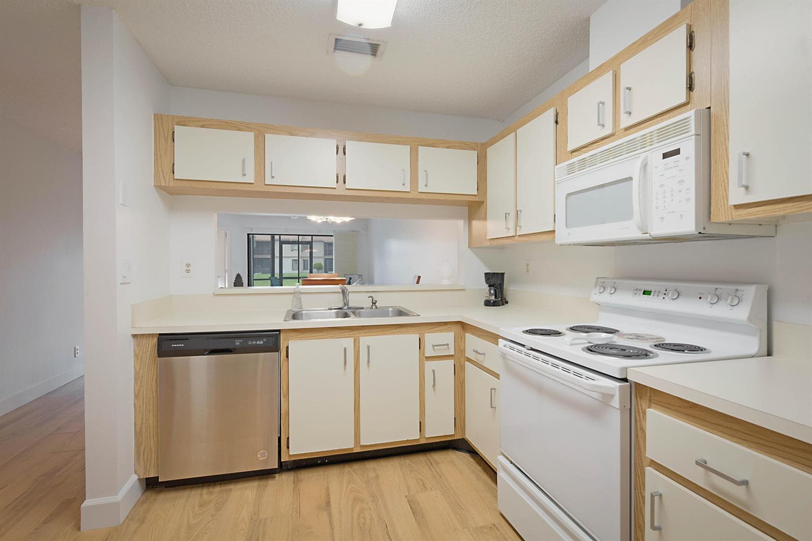 903 Harbour Pointe Way photo 2