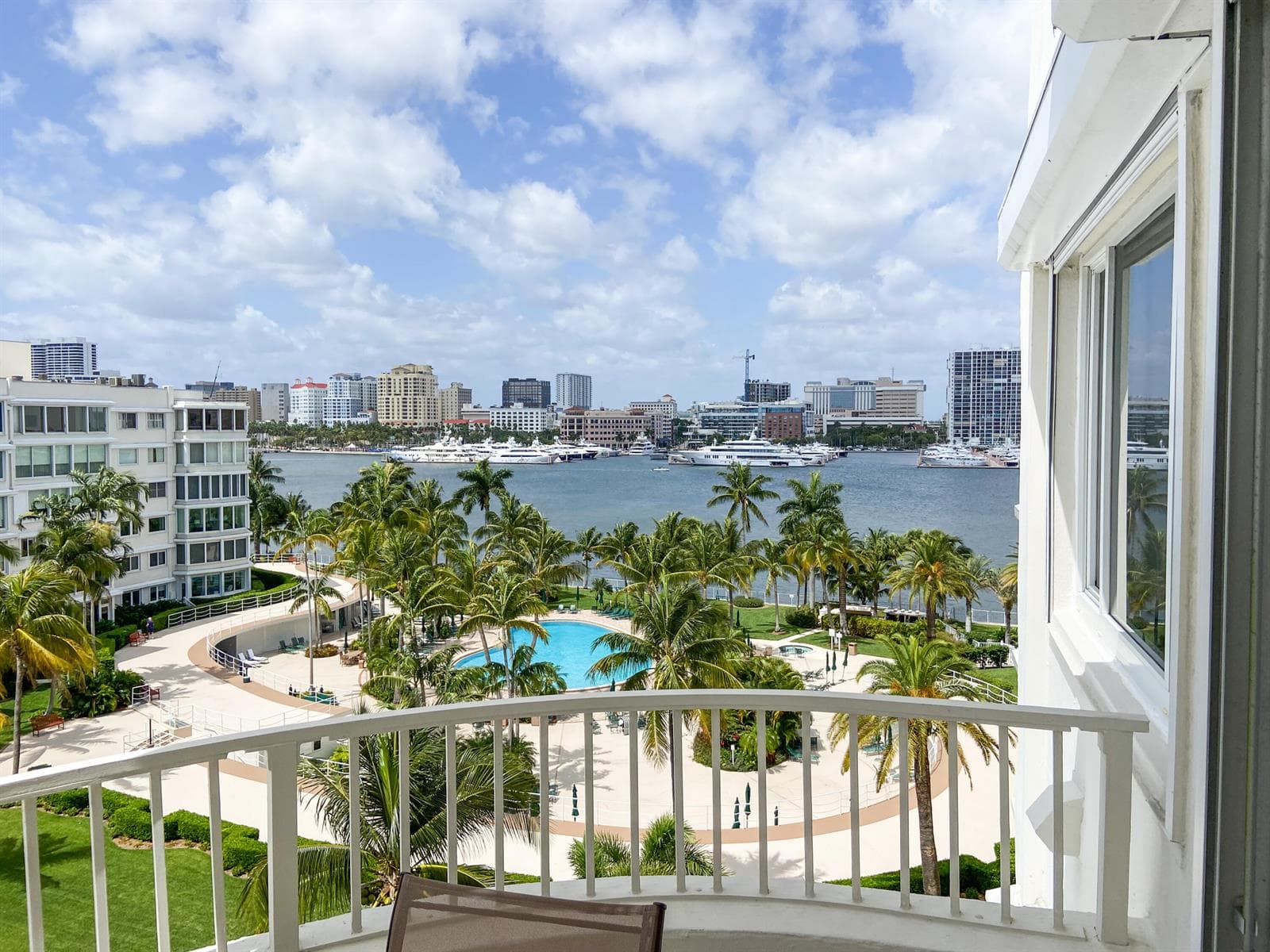 44 Cocoanut Row 610a photo 2