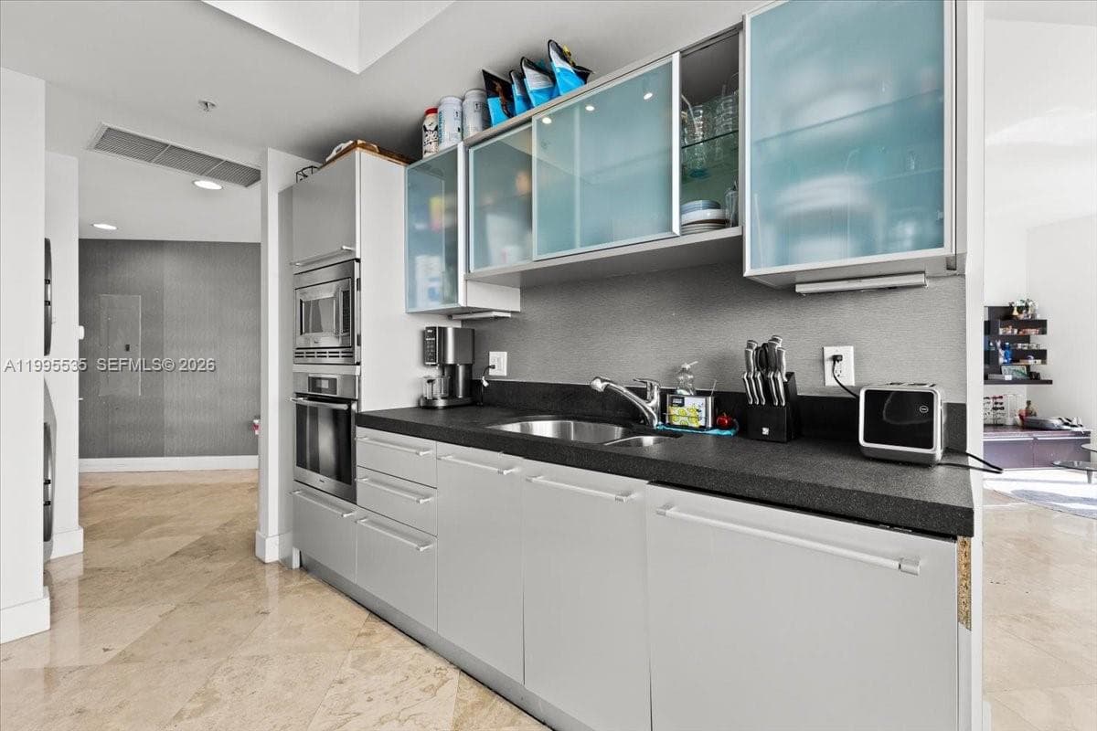 18201 Collins Ave 601A photo 9