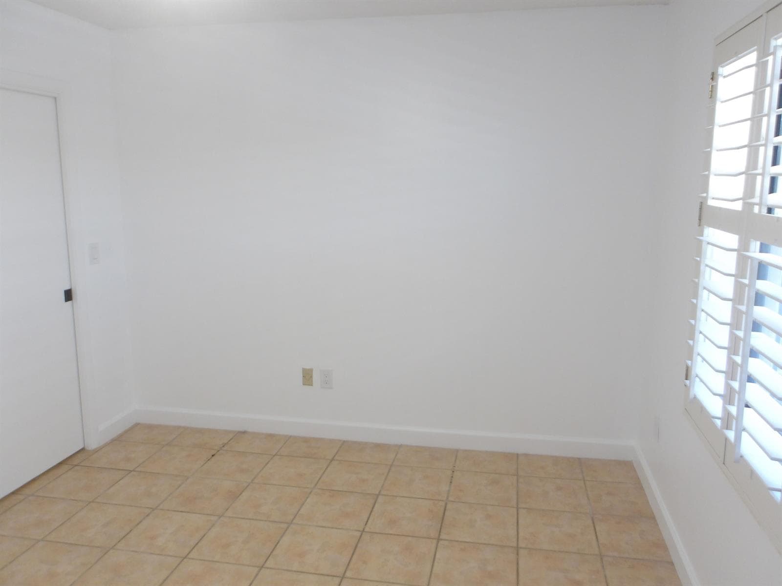 896 N Federal Highway 431 photo 18