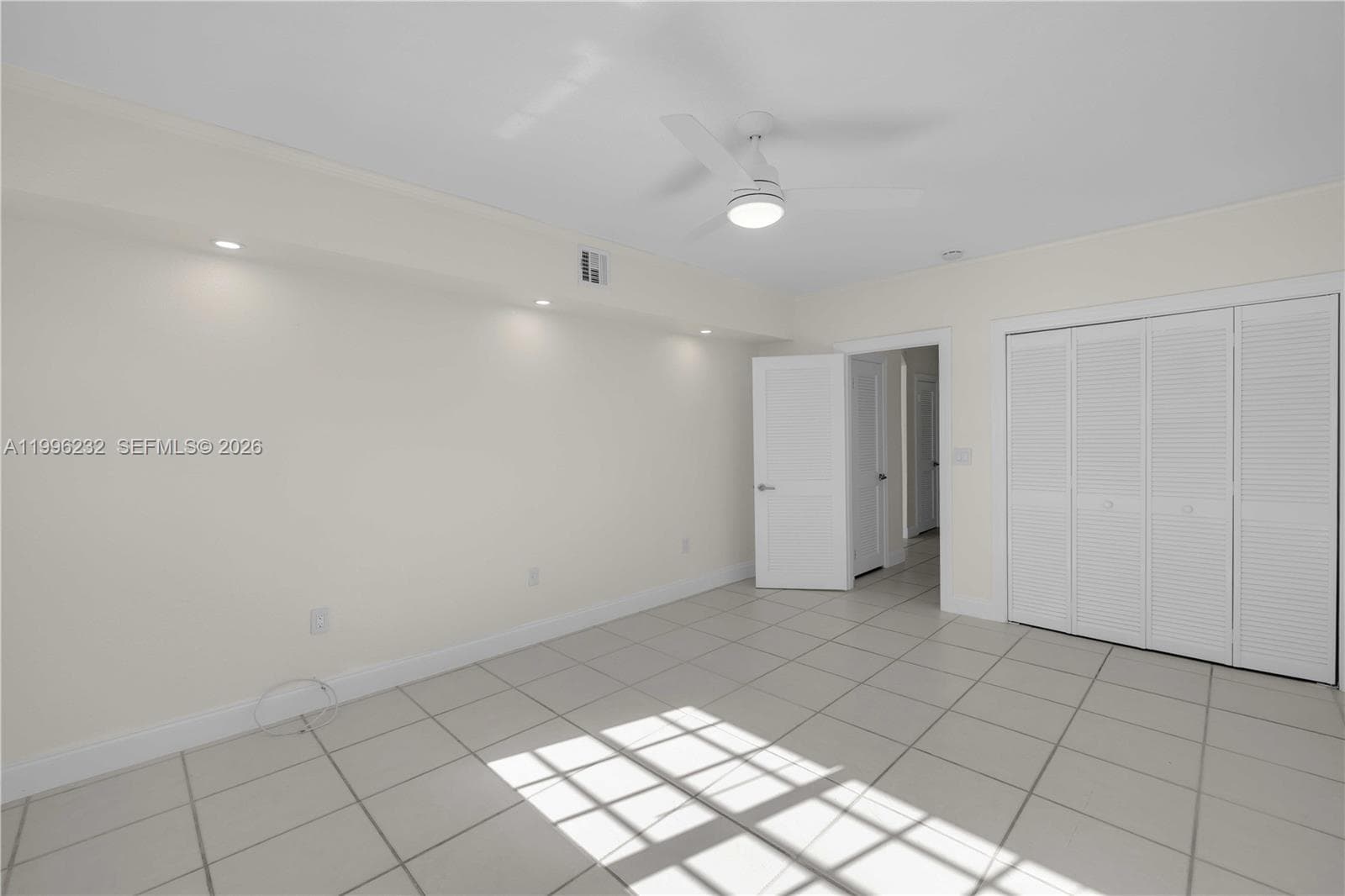 462 Golden Isles Dr 210 photo 9