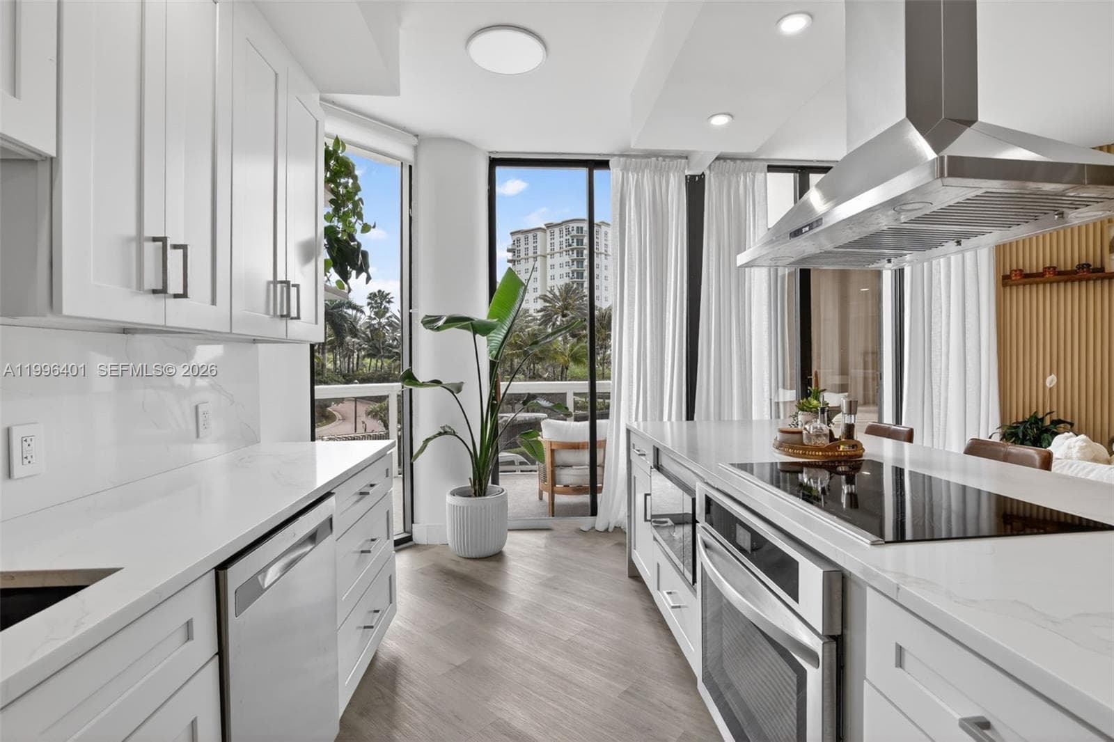 20185 E Country Club Dr 204 photo 16