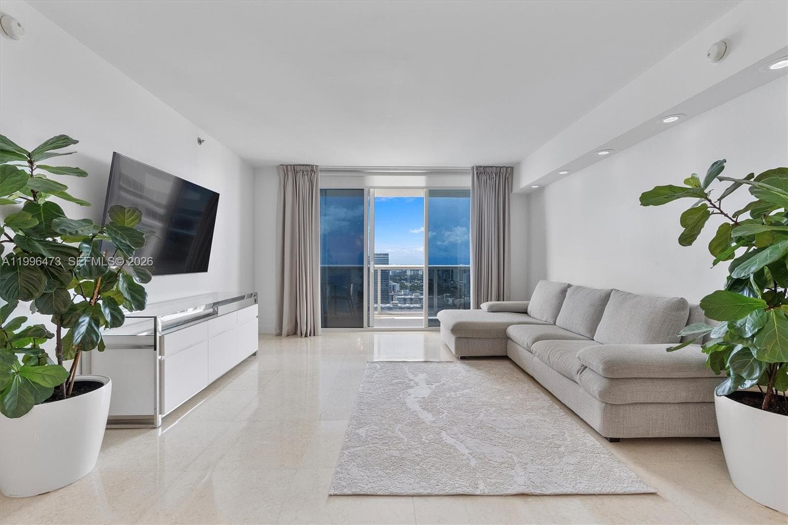 1830 S Ocean Dr 4503 photo 6