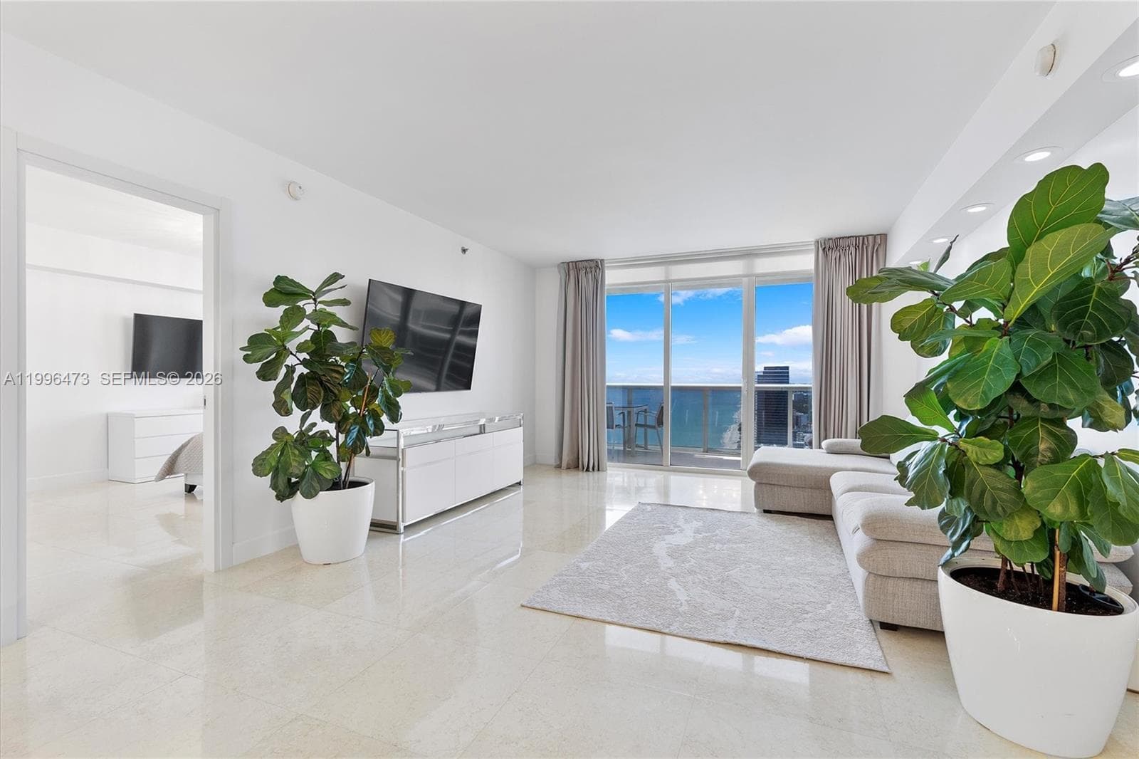 1830 S Ocean Dr 4503 photo 3