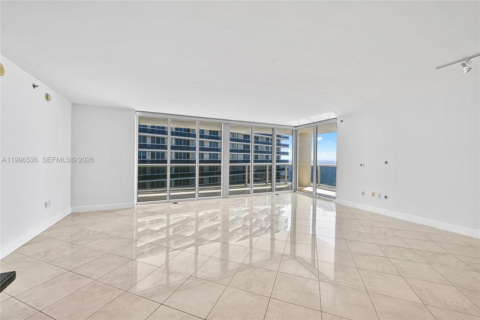 1850 S Ocean Dr 3510 photo 4