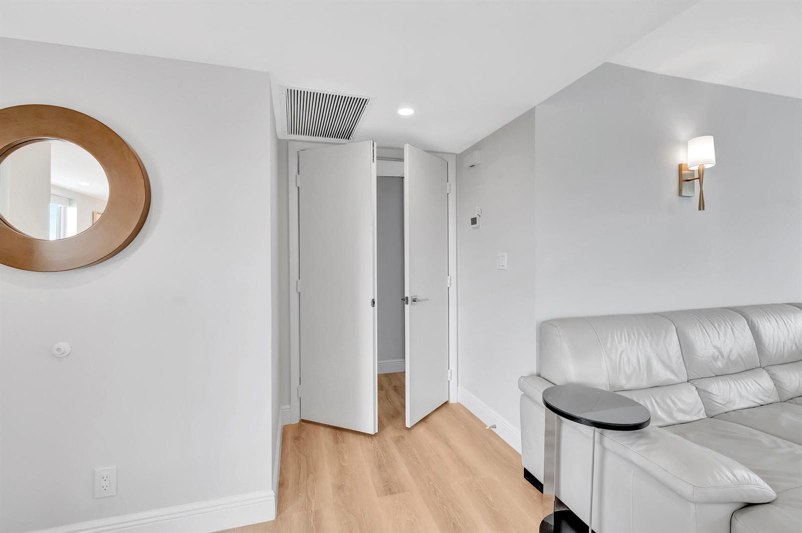 1 Harbourside Drive 4502 photo 24