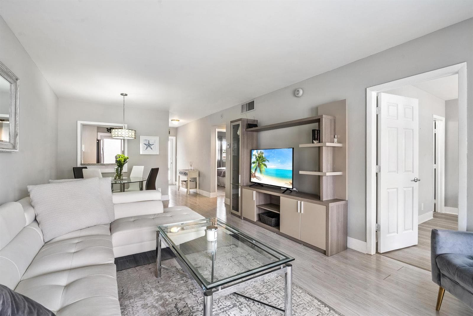 1461 S Ocean Boulevard 304 photo 3