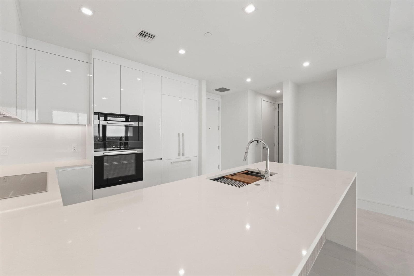 220 Lake Shore Drive 1121 photo 10