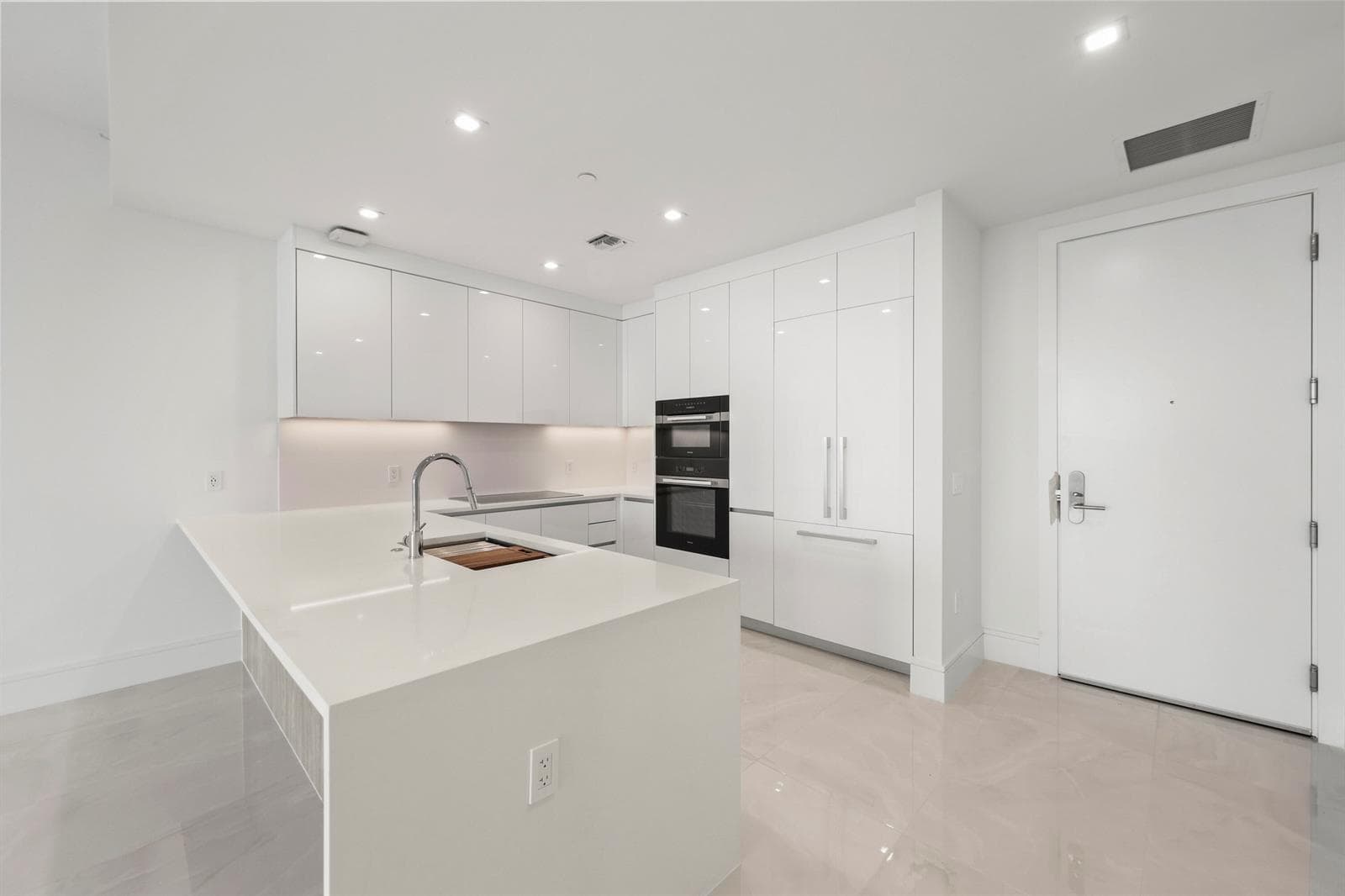 220 Lake Shore Drive 1121 photo 8