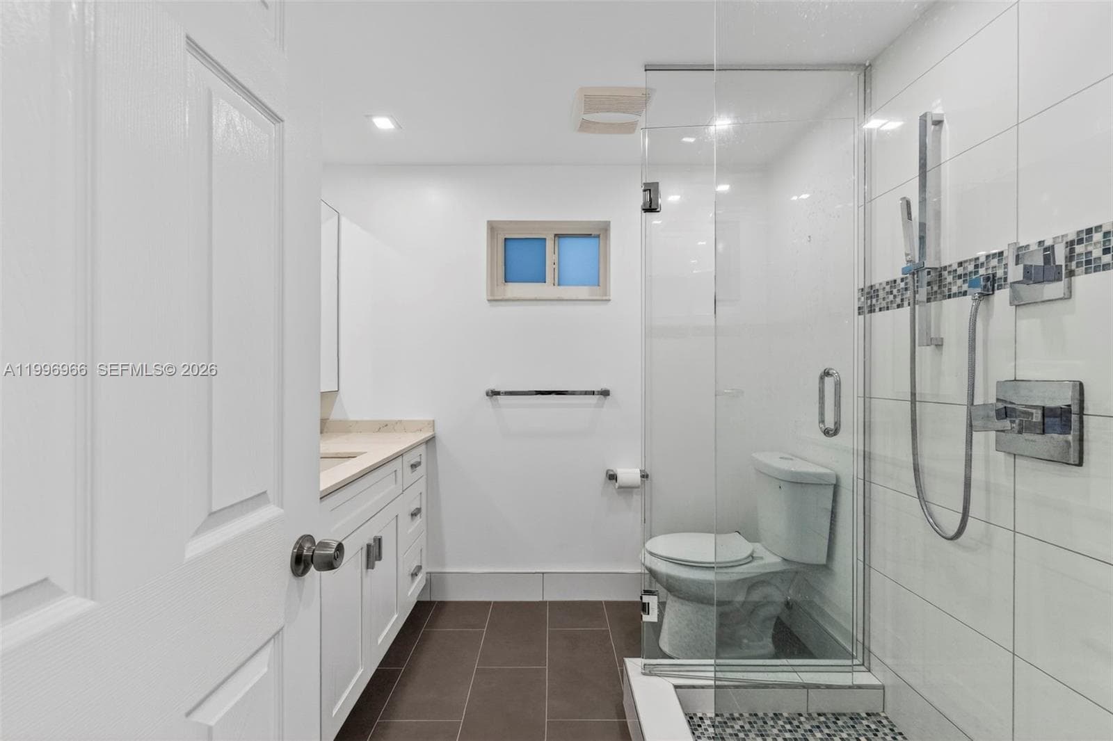 3050 NE 48th St 210 photo 17