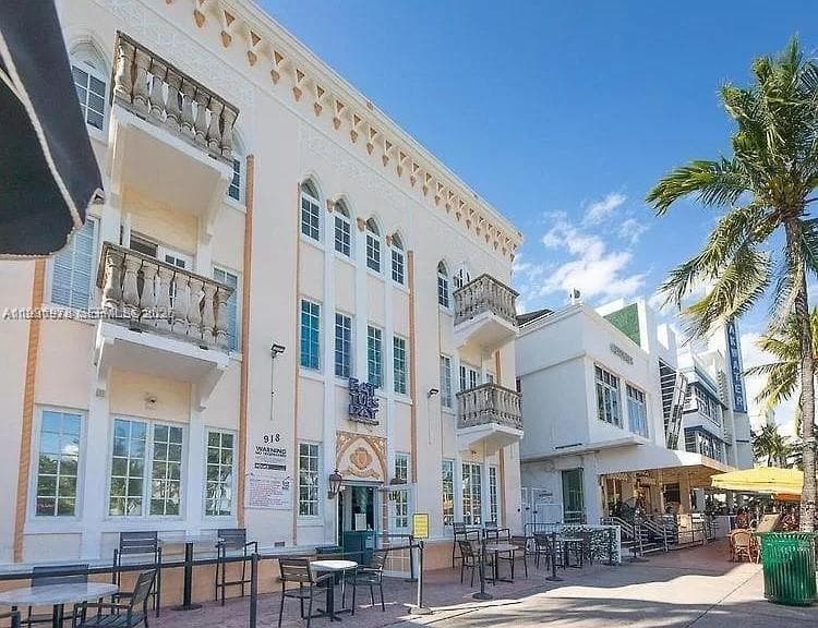 918 Ocean Dr 302 photo 2