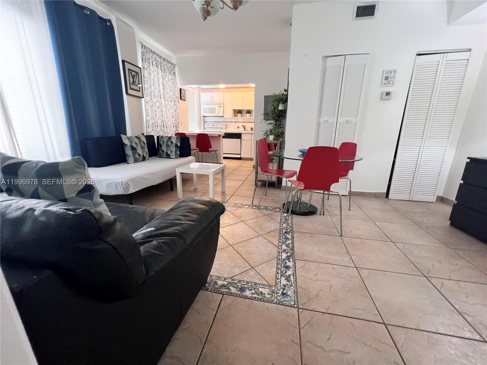918 Ocean Dr 302 photo 4