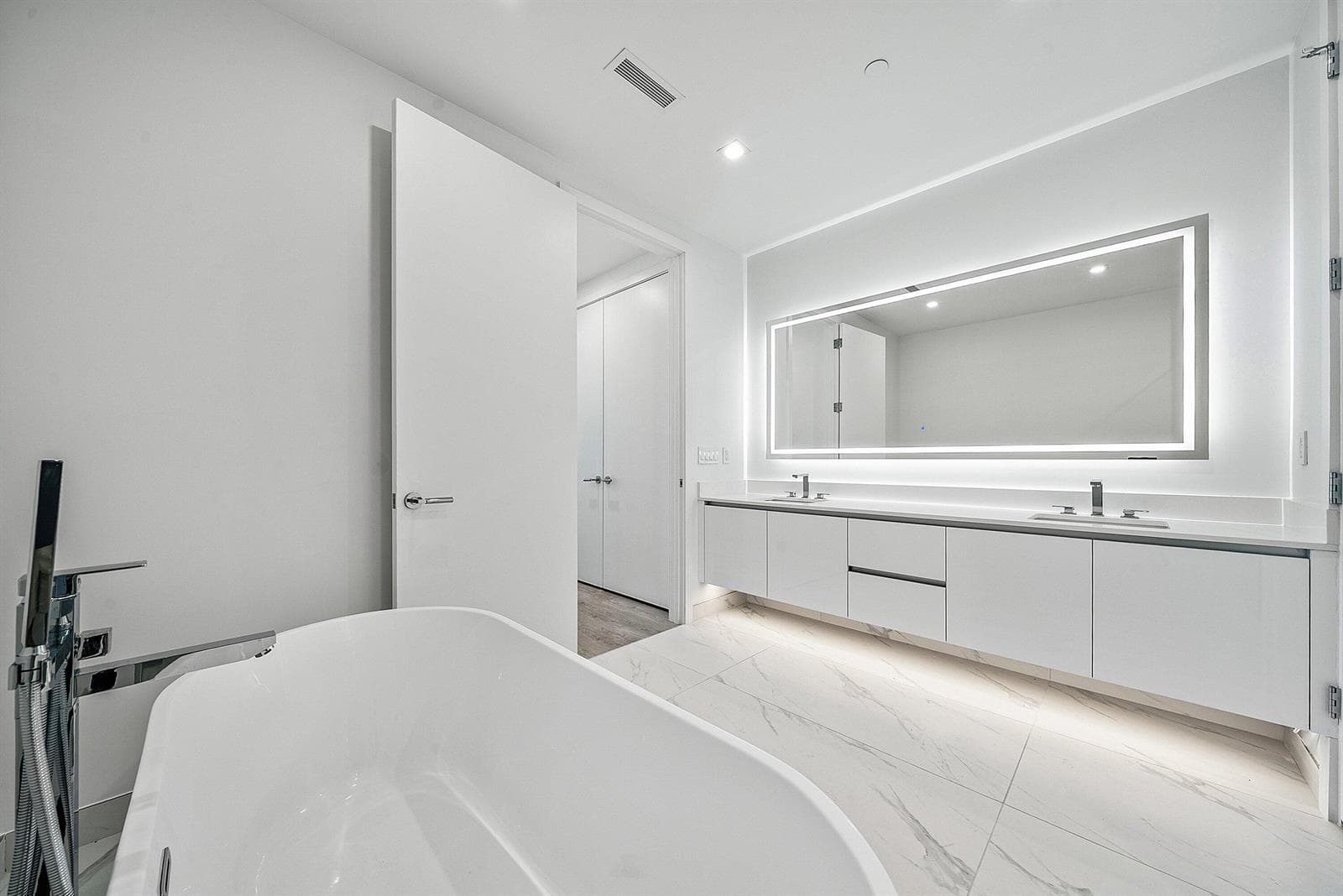 220 Lake Shore Drive 1508 photo 20