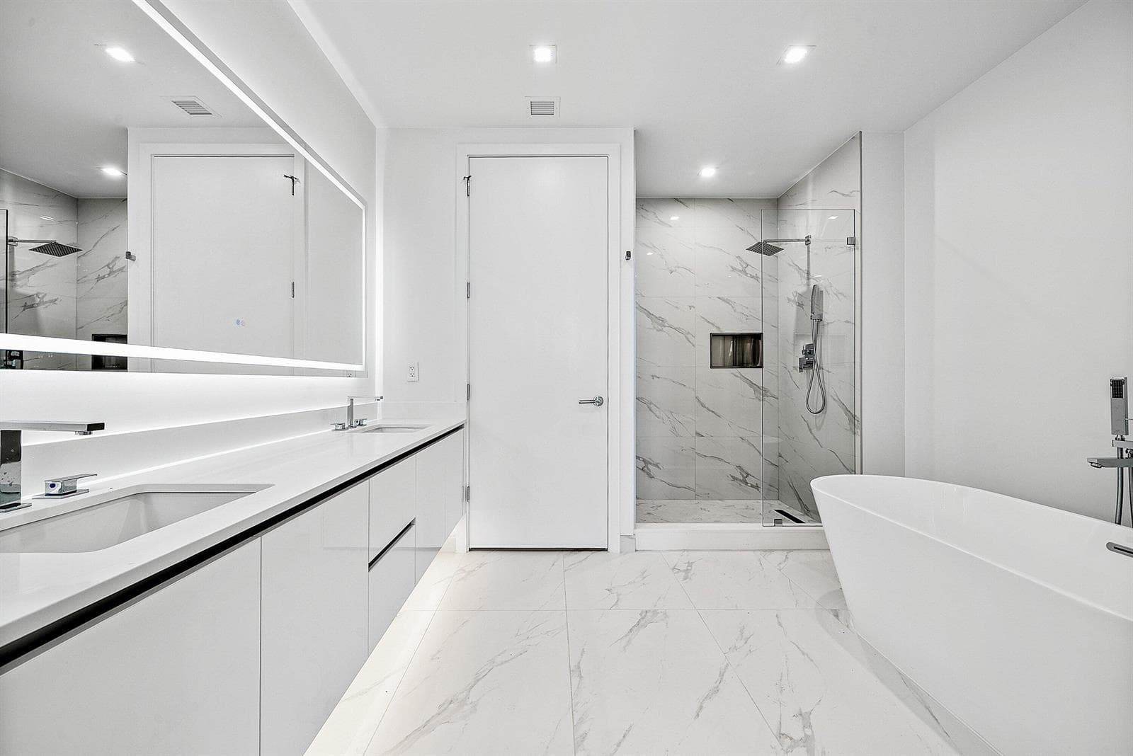 220 Lake Shore Drive 1508 photo 19